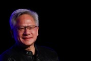 梦见经血英伟达黄仁勋：编程人工智能如今就像训练一个人