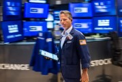 梦见经血尾盘：美股小幅上扬 标普指数上涨约0.3%