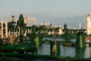 梦见经血国际油价周二收高 地缘政治担忧与美元走弱双重支撑